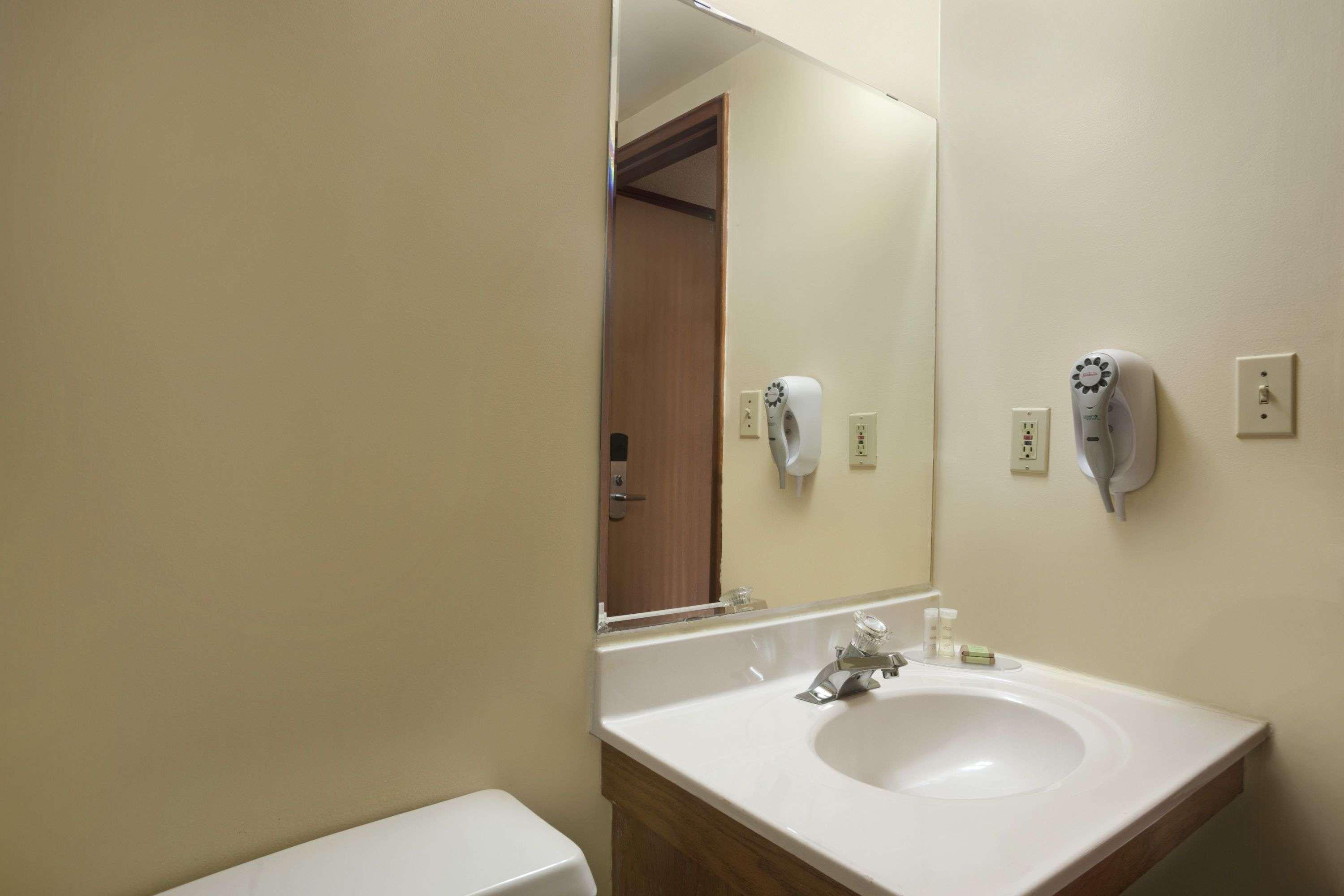 Super 8 By Wyndham Sarnia On Ξενοδοχείο Εξωτερικό φωτογραφία