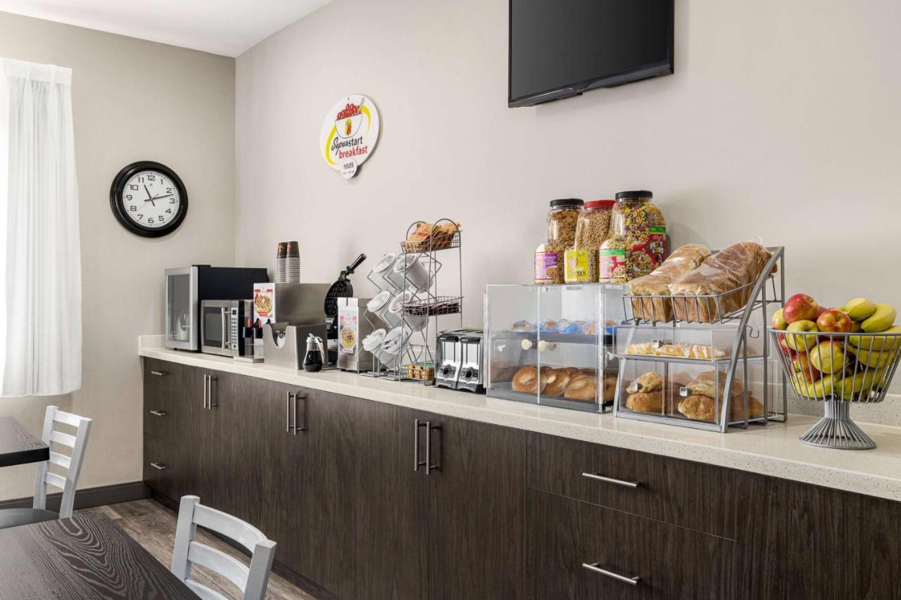 Super 8 By Wyndham Sarnia On Ξενοδοχείο Εξωτερικό φωτογραφία