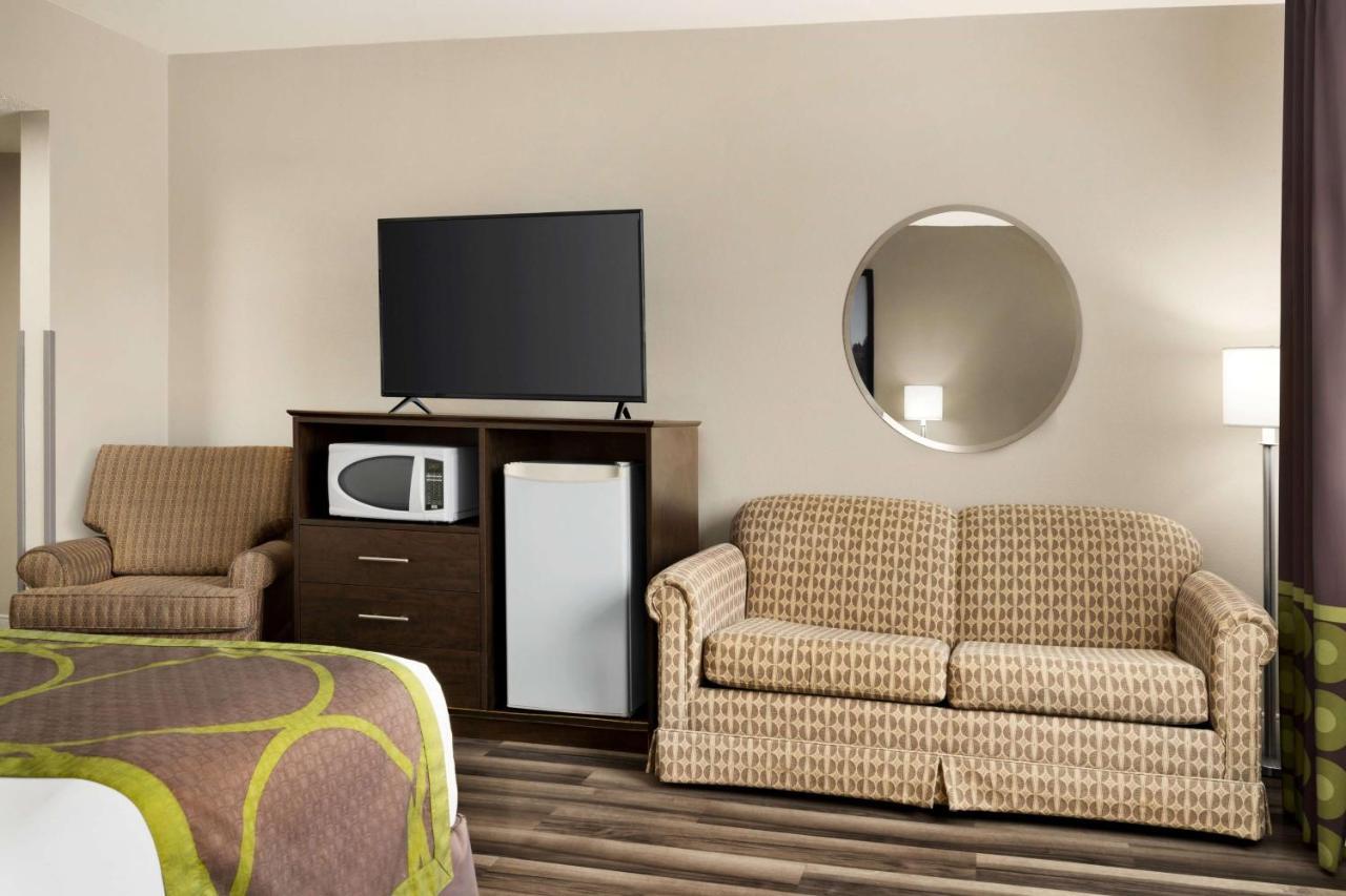 Super 8 By Wyndham Sarnia On Ξενοδοχείο Εξωτερικό φωτογραφία