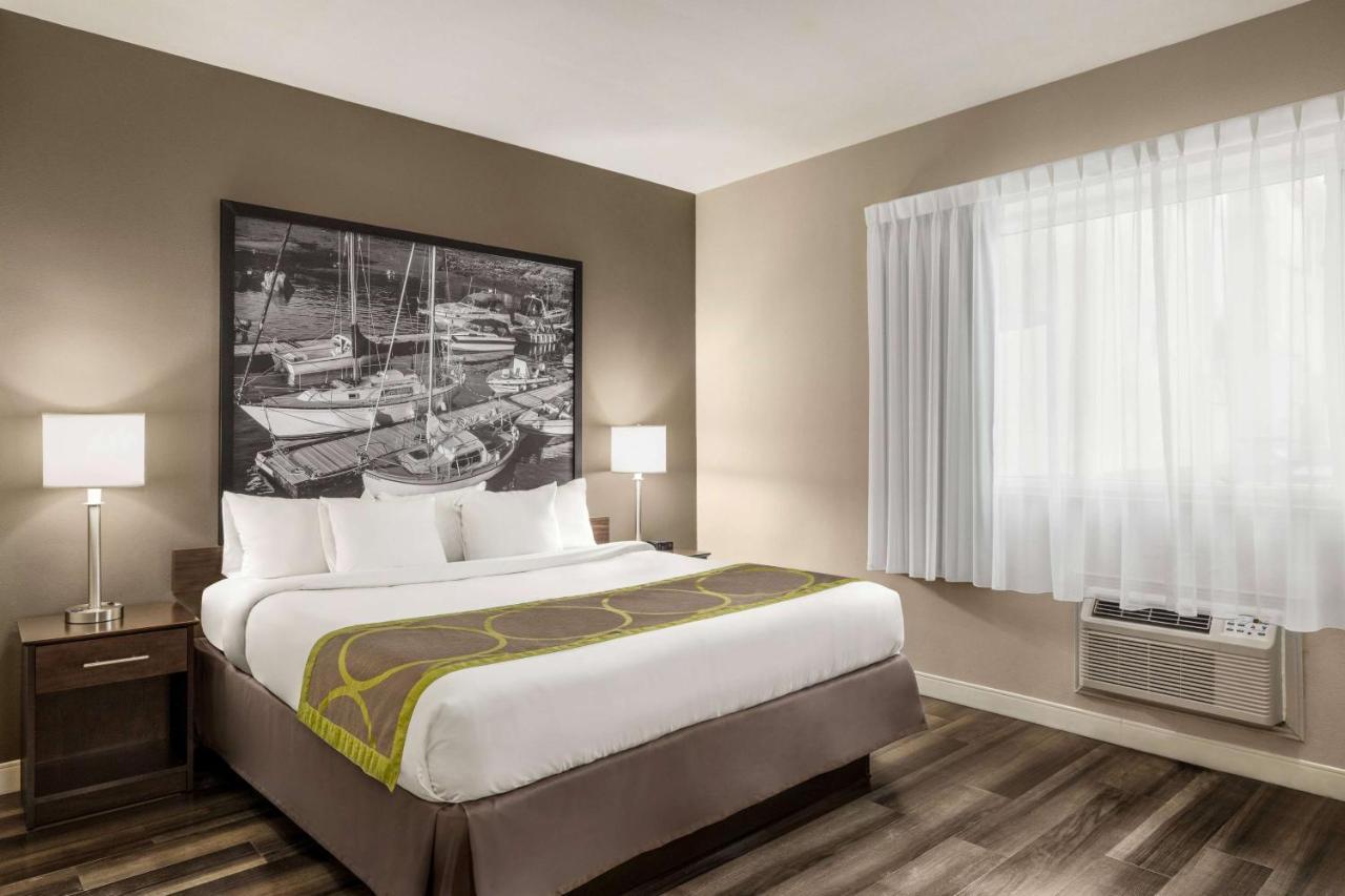 Super 8 By Wyndham Sarnia On Ξενοδοχείο Εξωτερικό φωτογραφία